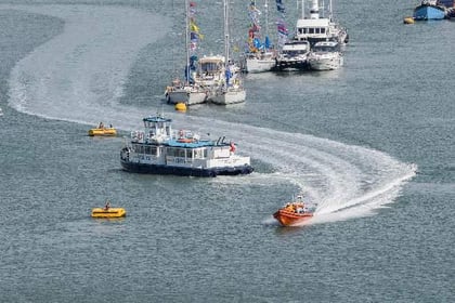 RNLI Dart lifeboat snapped while answering Pan Pan emergency call