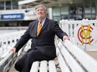 Stephen Fry backs campaign to save Devon’s mobile libraries