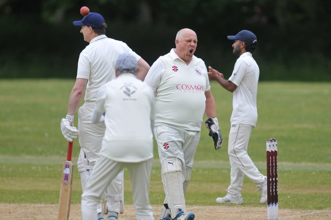 Devon Cricket League D Division West.   Dartington and Totnes 1st XI versus Ivybridge 2nd XI. Dartington & Totnes 'keeper Kevan Throgmorton