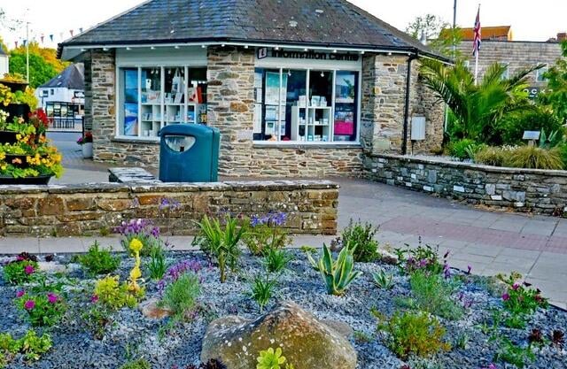 Kingsbridge In Bloom prepare for the judges and need waterers