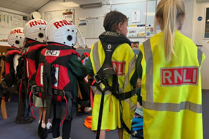Stoke Fleming pupils visit lifeboat station