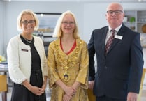 Totnes mayor celebrates new over 60's community 