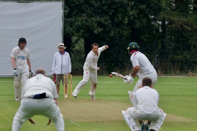 PCSRCC  1st vs  Dartington & Totnes  1st
Devon Cricket League D Divison West
Dartington & Totnes bowler and captain Jono Lloyd