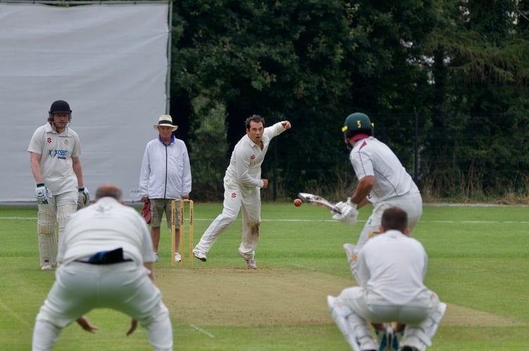 PCSRCC  1st vs  Dartington & Totnes  1st
Devon Cricket League D Divison West
Dartington & Totnes bowler and captain Jono Lloyd