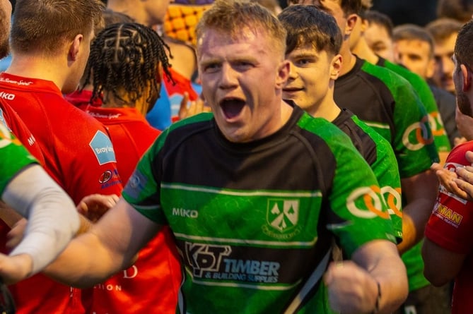 Ivybridge RFC celebrate a huge league win